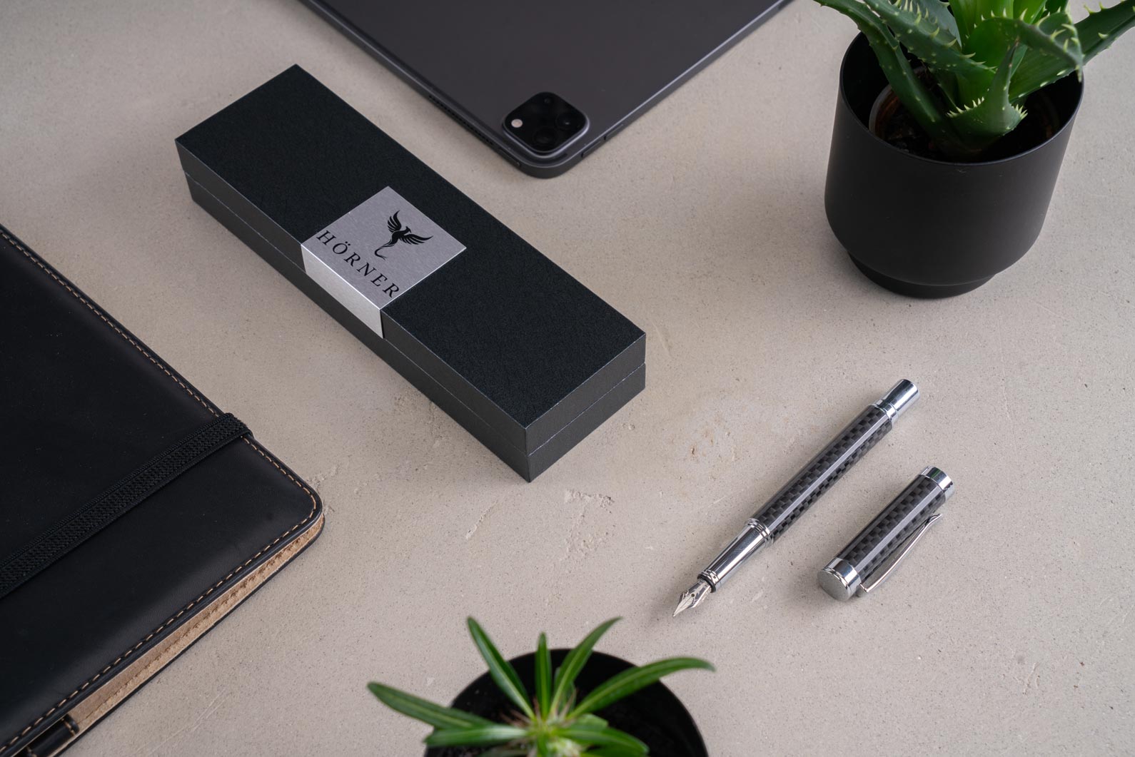 Horner | One | Fountain Pen | Carbon