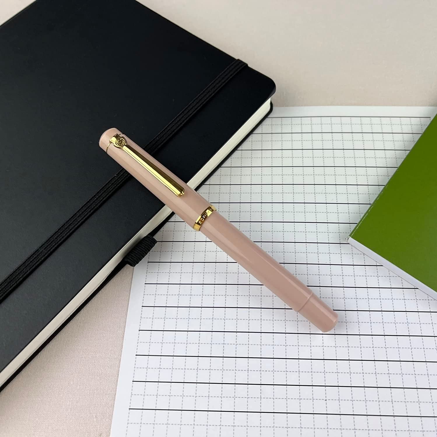Scrikss | 419 Legendary | Fountain Ink Pen | Medium Nib | Gold Plated | Glossy Cream Barrel 