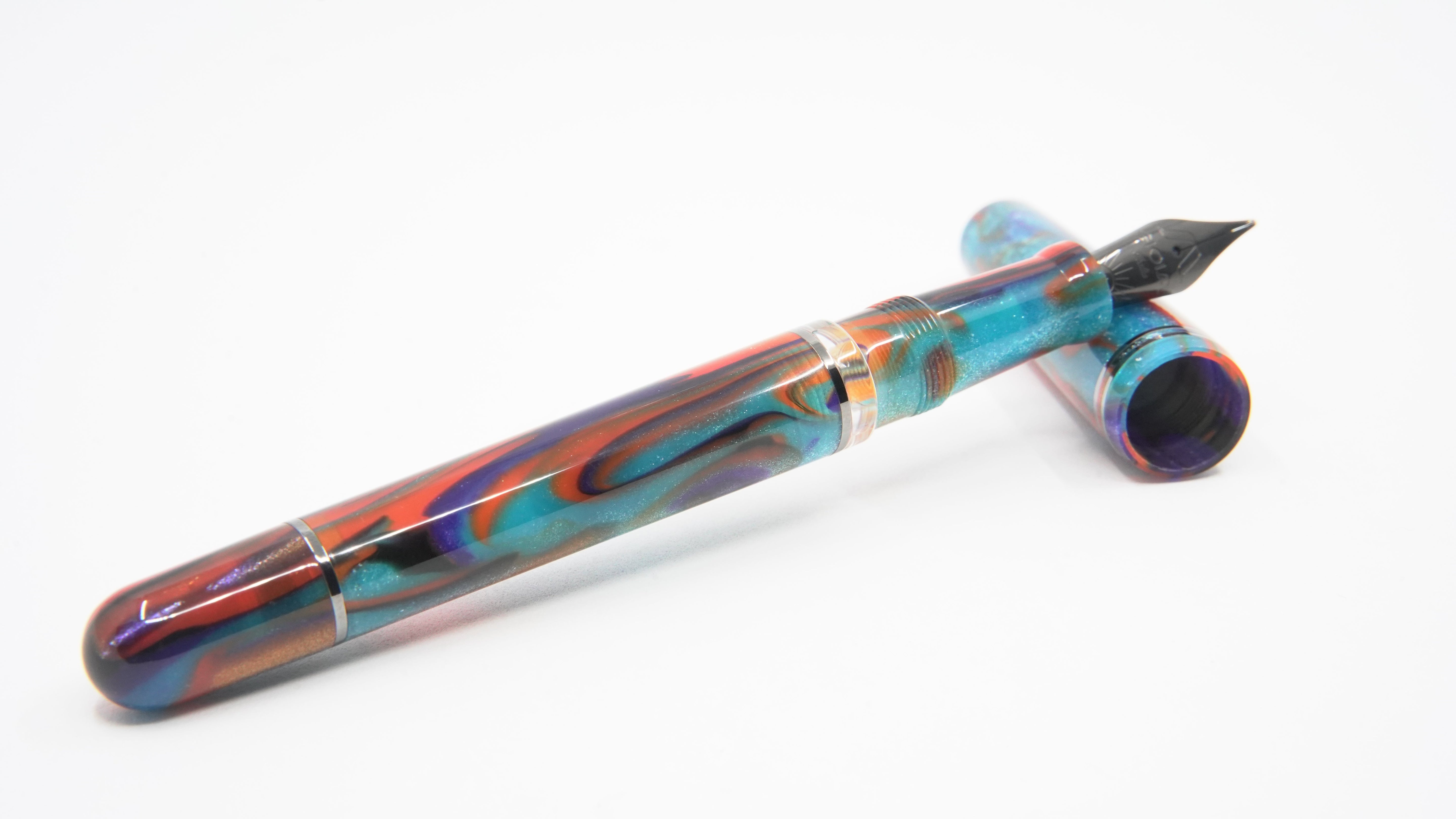 Gioia | Metis Fountain Pen | Iride Black | Broad Nib