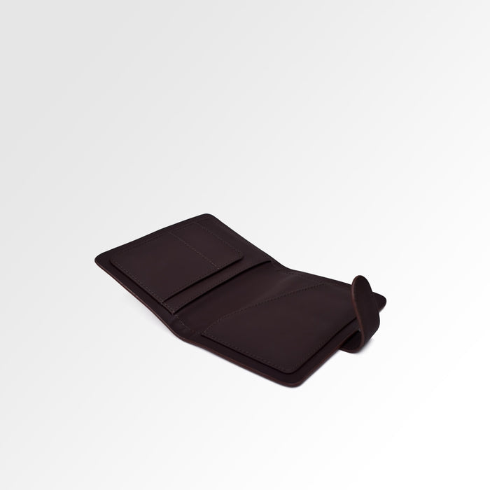 Unmet Desire Passport Holder | Moderno | Brown
