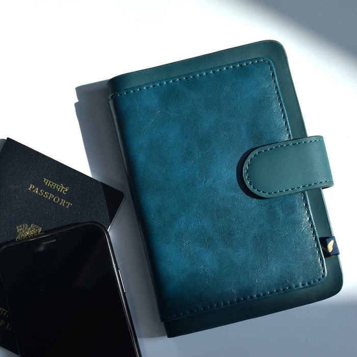 Unmet Desire Passport Holder | Moderno | Blue