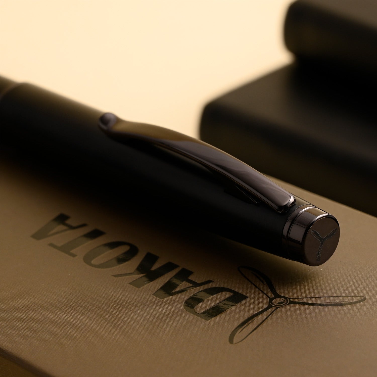 Monteverde Dakota Fountain Pen - Black Sky