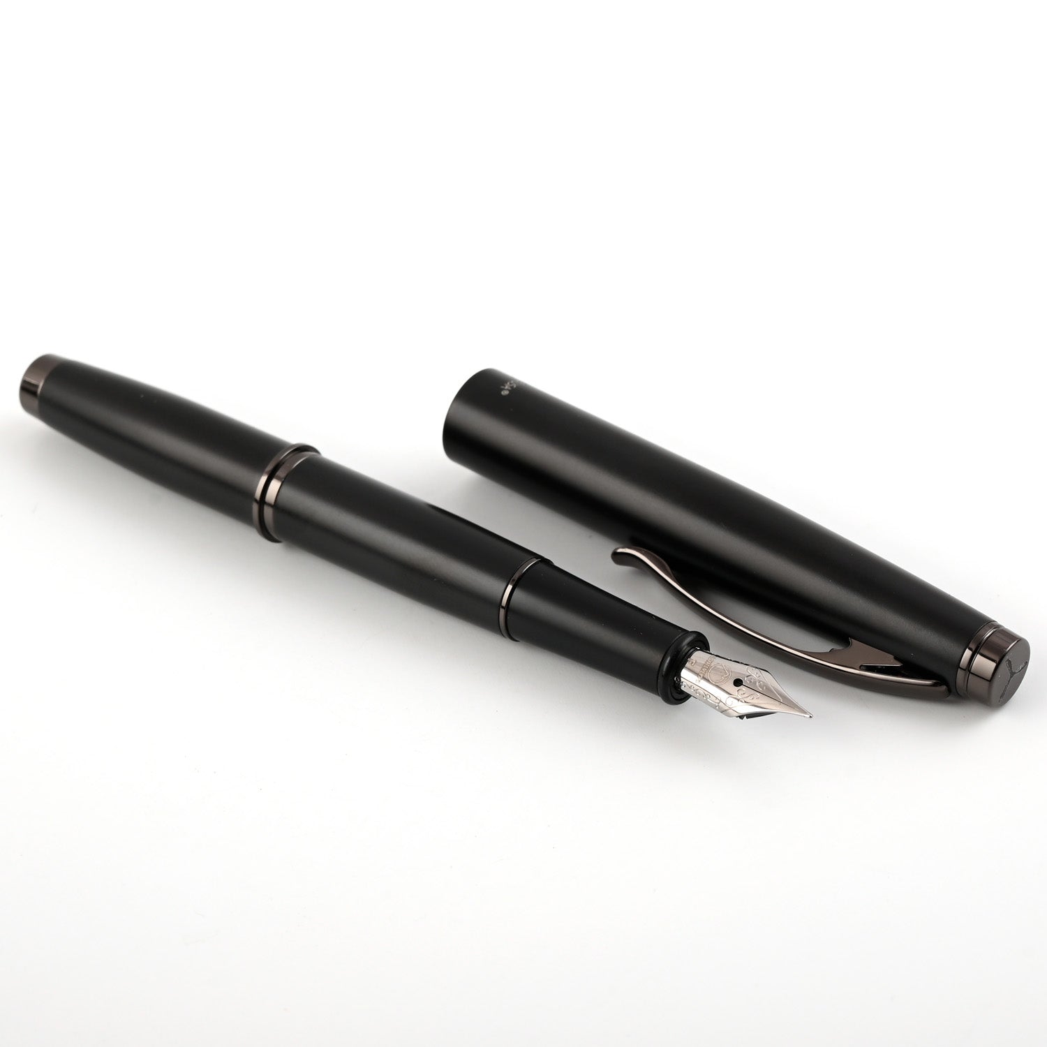 Monteverde Dakota Fountain Pen - Black Sky