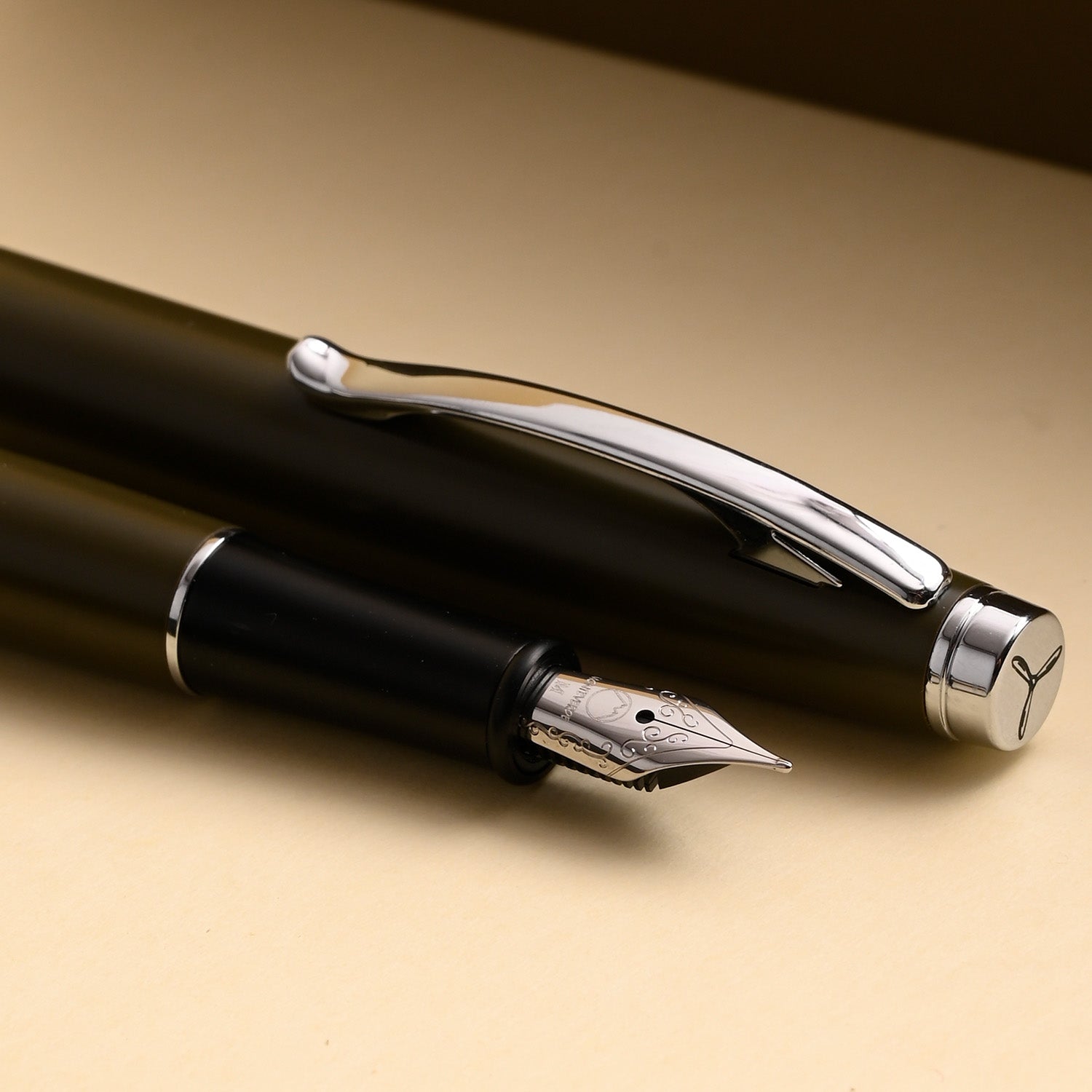 Monteverde Dakota Fountain Pen - Military Green CT 10