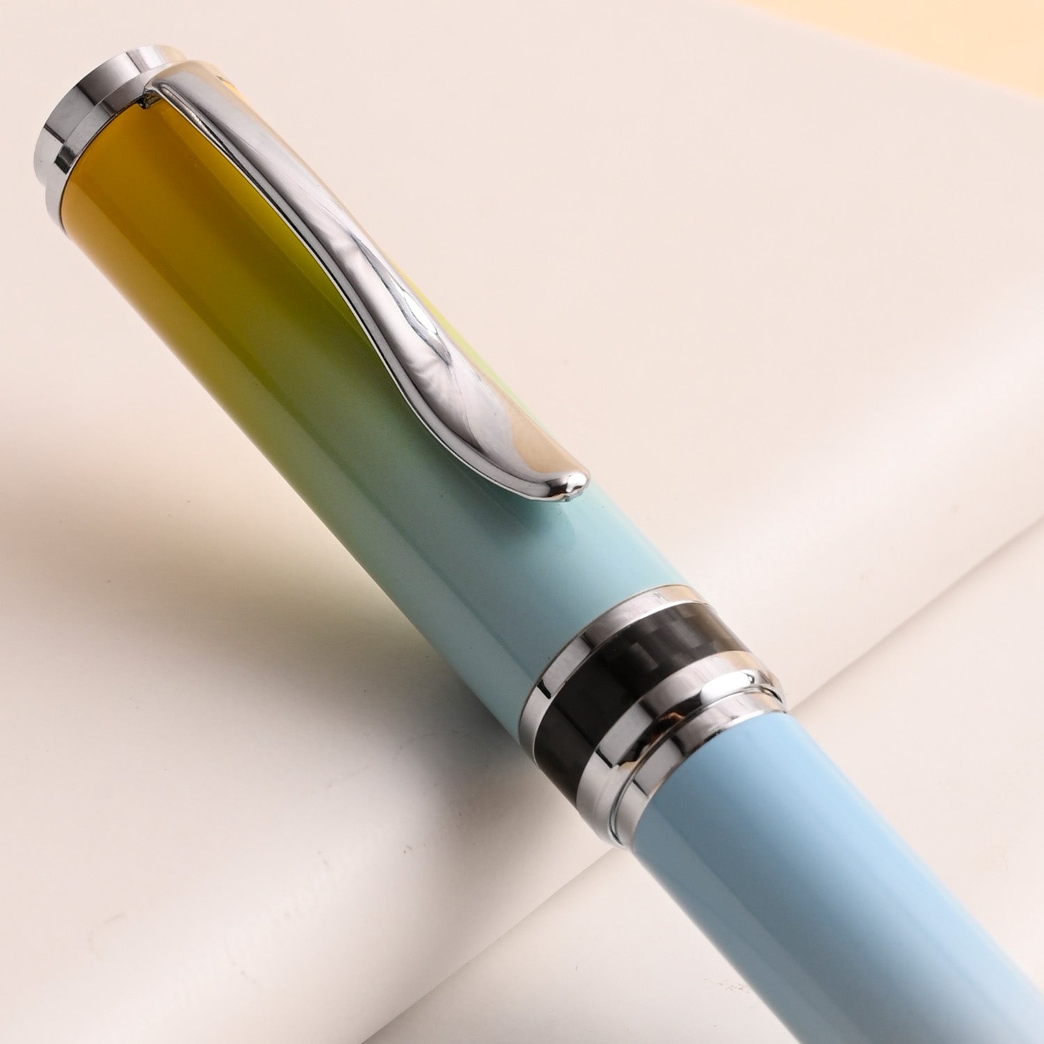 Monteverde Innova Ombre Fusion Fountain Pen - Bliss CT 16