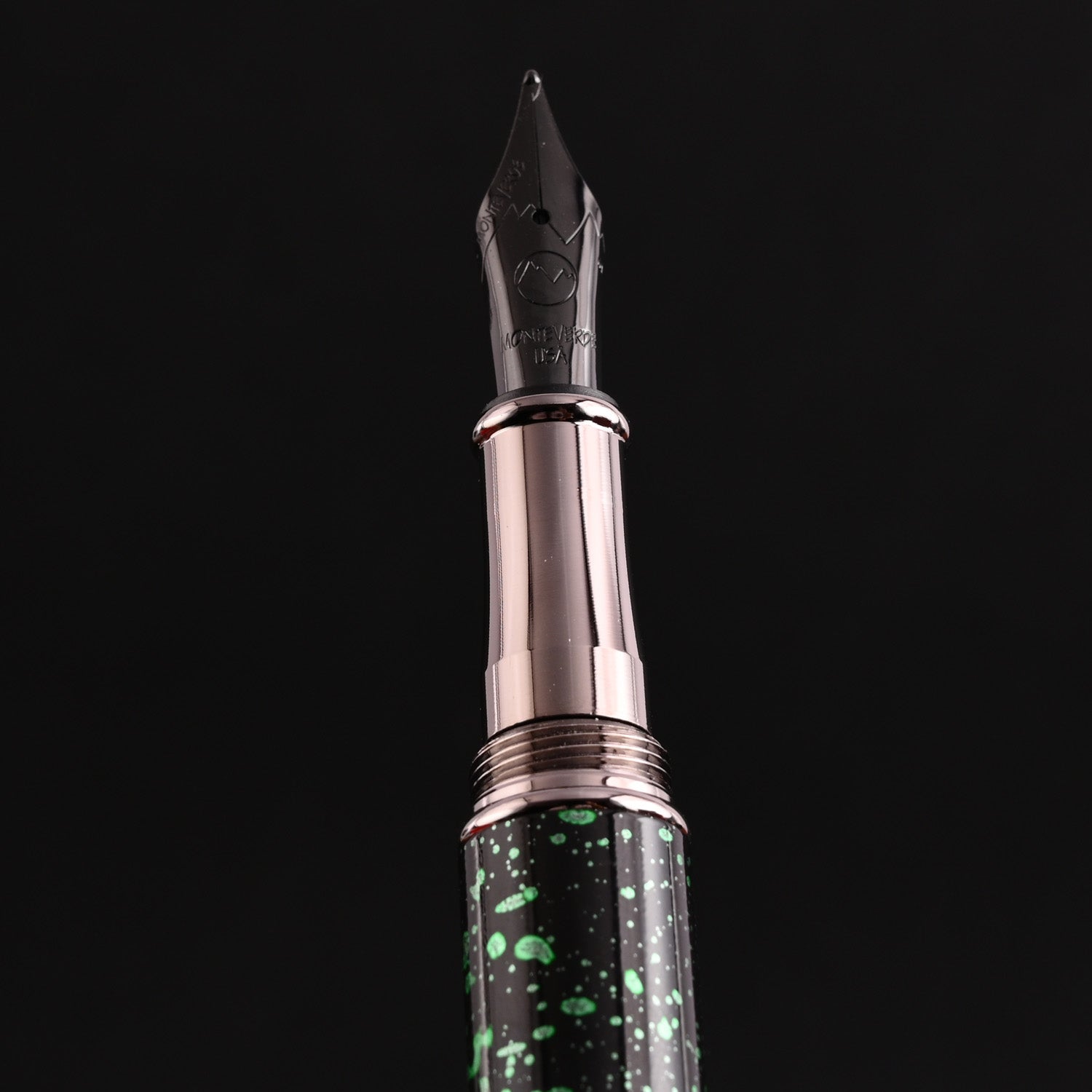 Monteverde Invincia Vega Fountain Pen - Starlight Green 12