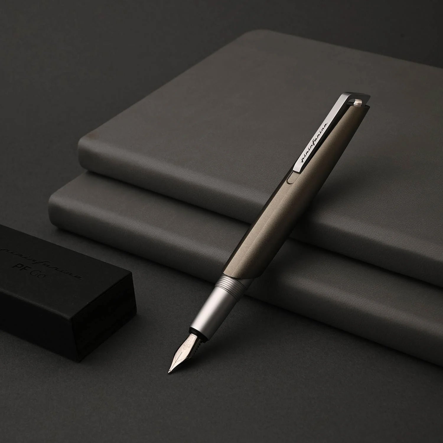 Pininfarina | Pf Go | Fountain pen | Titanio | Medium