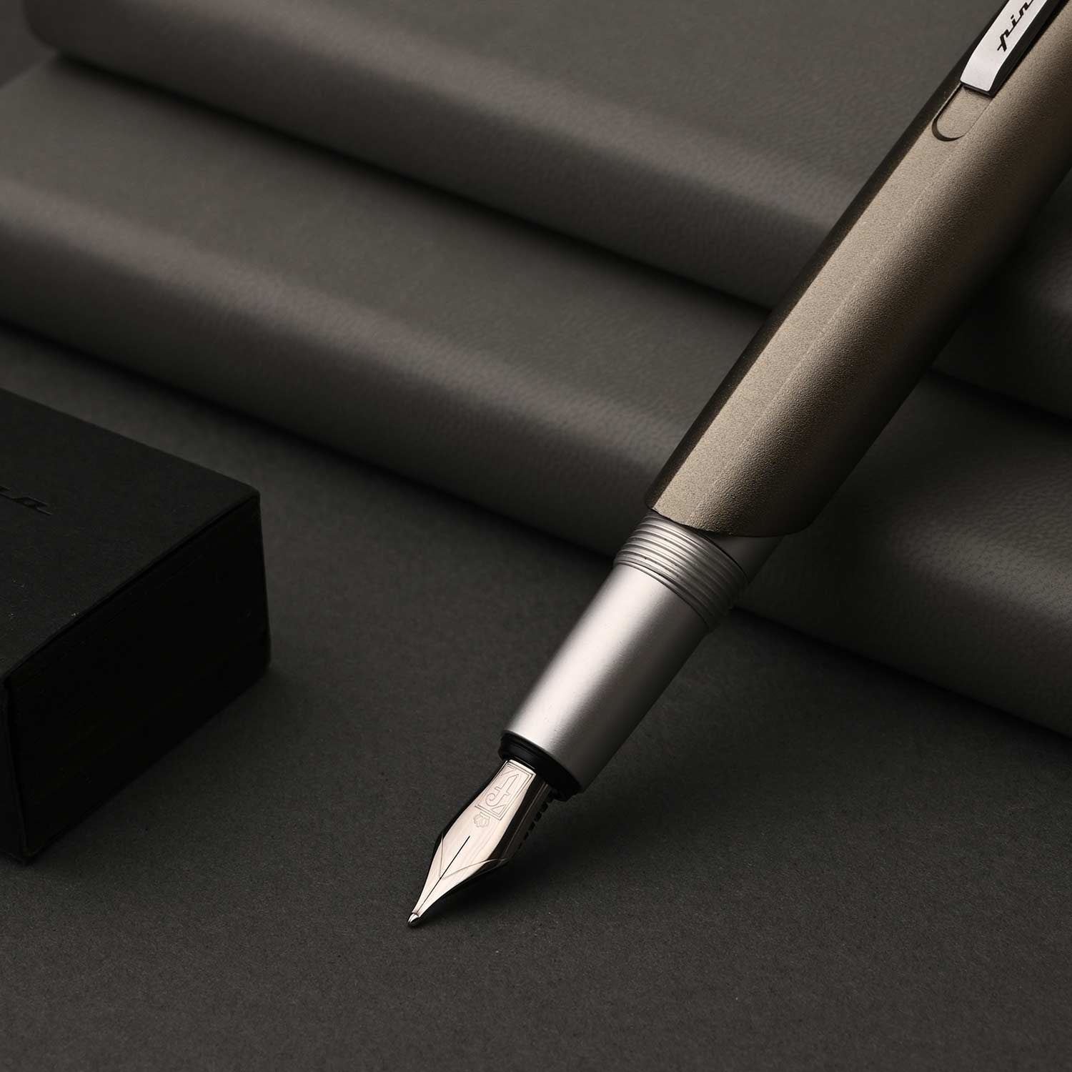 Pininfarina | Pf Go | Fountain pen | Titanio
