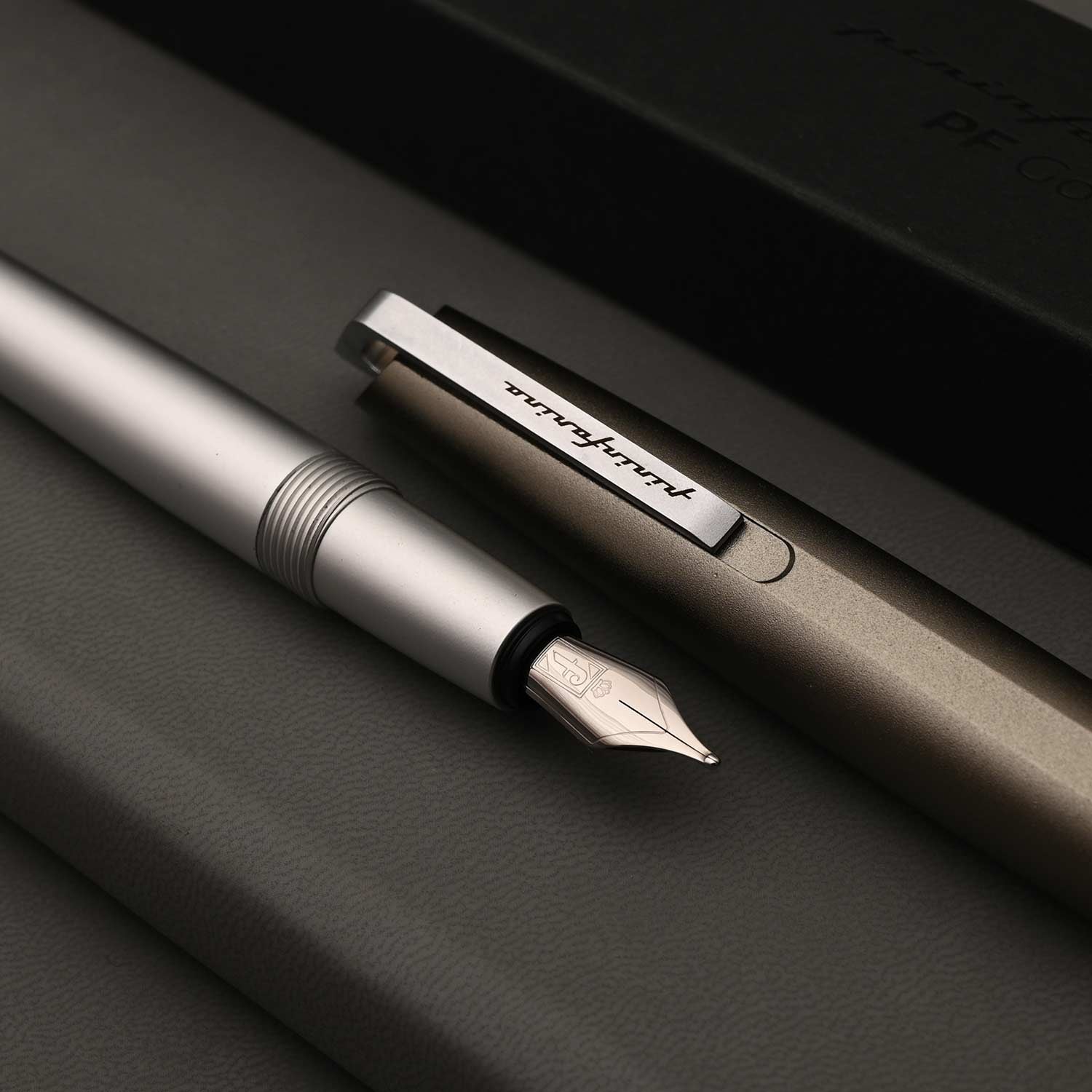 Pininfarina | Pf Go | Fountain pen | Titanio | Medium