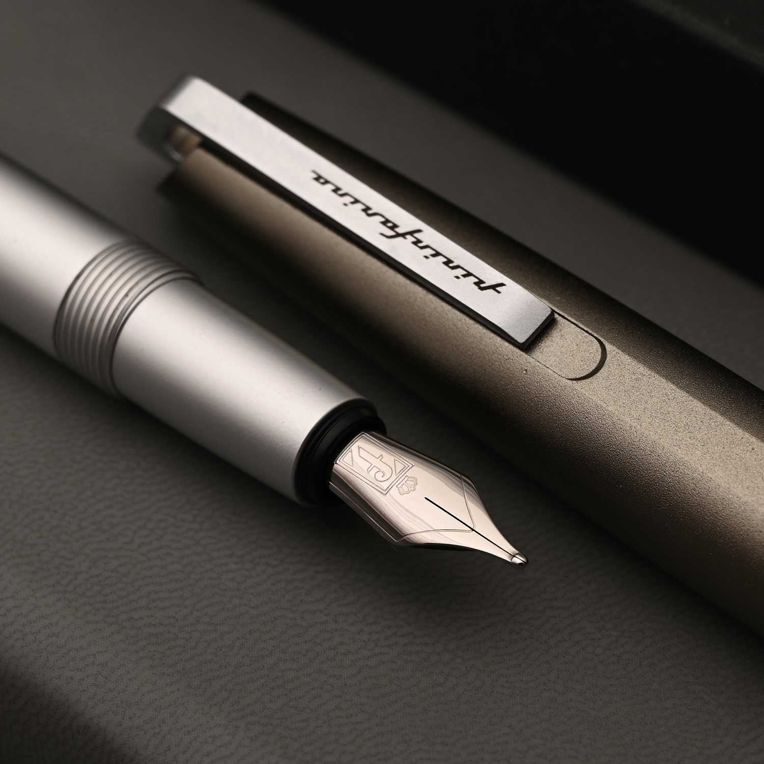 Pininfarina | Pf Go | Fountain pen | Titanio | Fine