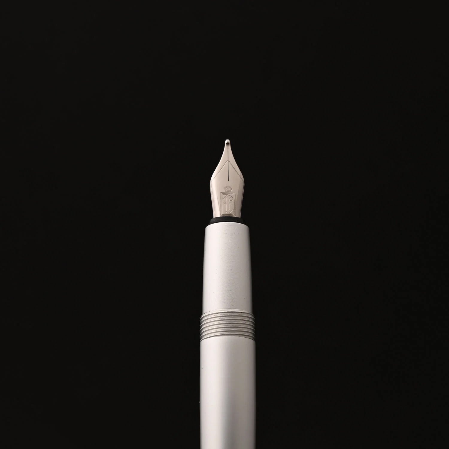 Pininfarina | Pf Go | Fountain pen | Titanio | Medium