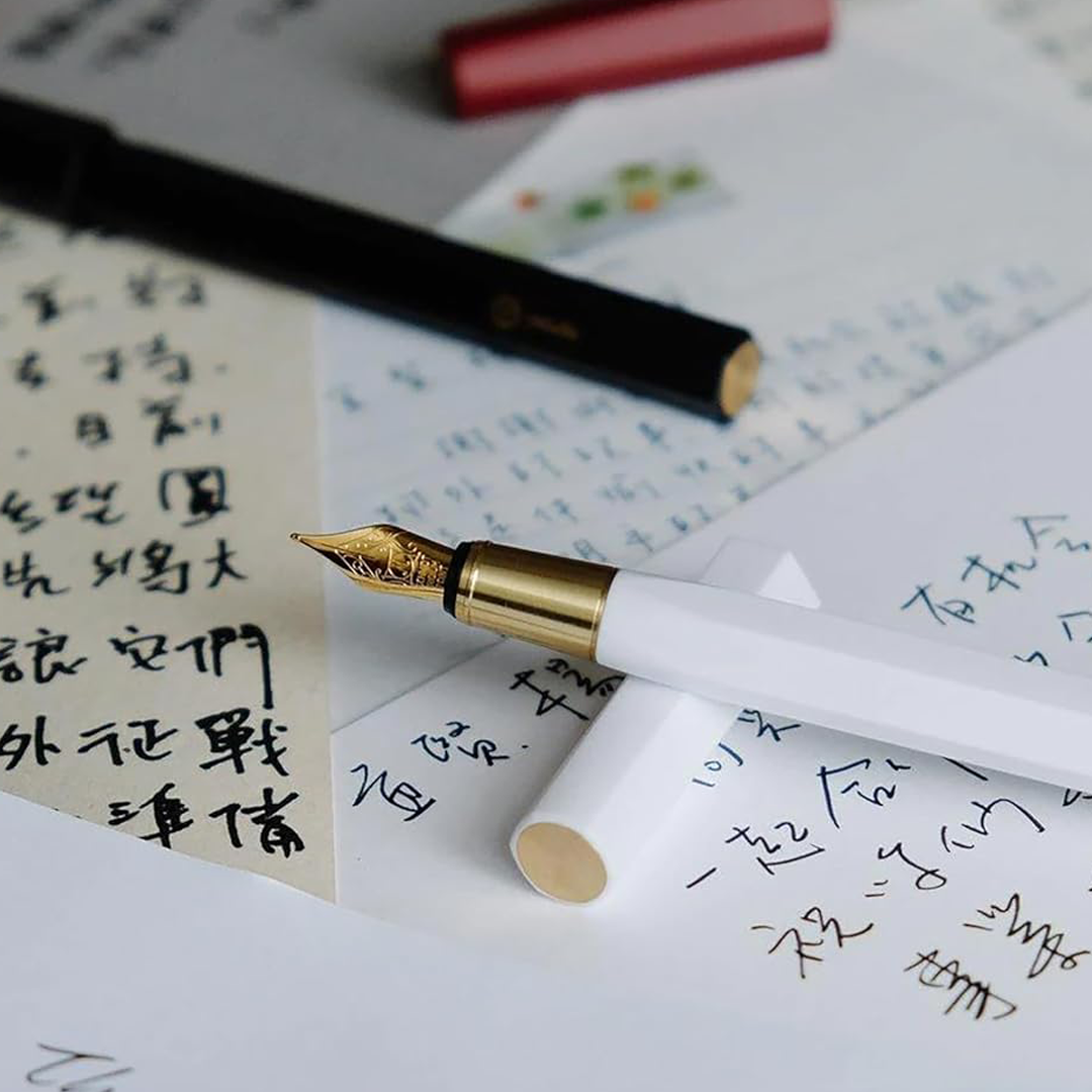 Ystudio | Fountain Pen | Resin Series | Acrylic Brass Black | Fine Nib